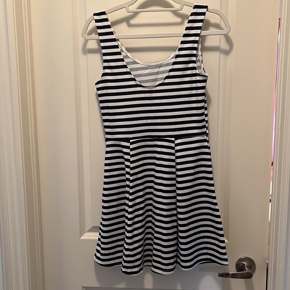 H&M Summer dress - Picture 2 of 4